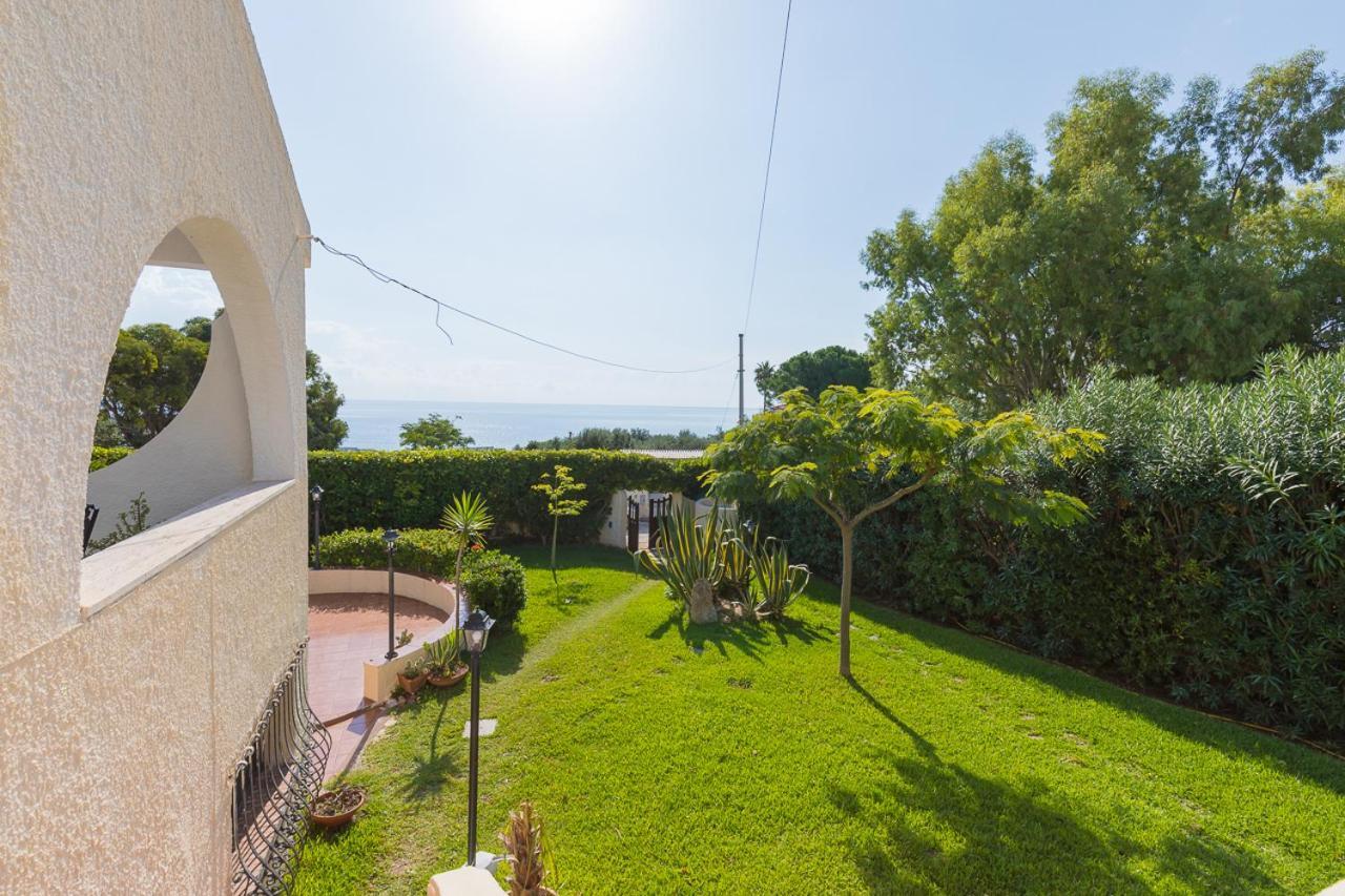 Villa Melisa Fontane Bianche Exteriör bild